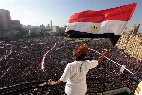 Die revolutionäre Welle des Tahrir-Platz: Wie die Ägyptische Revolution 2011 einen Wandel einleitete